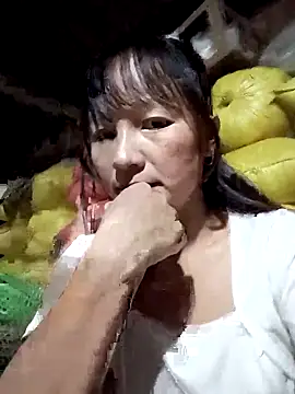 Snapshot of Mini3333 chatting on 10/08/25, 10:18 Mini3333 online show from 10/08/25, 10:18