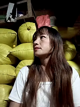 Snapshot of Mini3333 chatting on 10/14/25, 09:48 Mini3333 online show from 10/14/25, 09:48