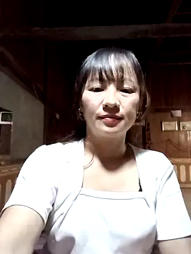 Snapshot of Mini3333 chatting on 10/17/25, 10:23 Mini3333 online show from 10/17/25, 10:23