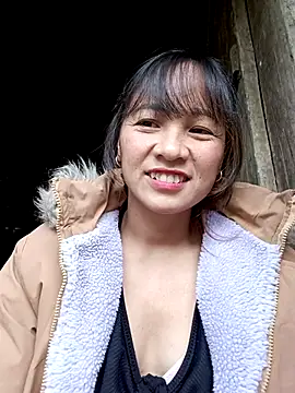 Snapshot of Mini3333 chatting on 10/26/25, 12:27 Mini3333 online show from 10/26/25, 12:27