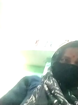 Rajnee33A online show from 04/15/26, 05:36