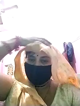 Rajnee33A online show from 04/17/26, 04:54