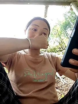 lucybaby00 online show from 04/23/26, 05:19