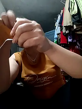 Snapshot of phunphun chatting on 10/10/25, 02:21 phunphun online show from 10/10/25, 02:21