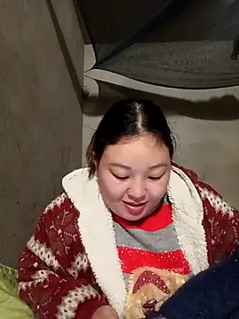 Snapshot of phunphun chatting on 11/19/25, 12:32 phunphun online show from 11/19/25, 12:32