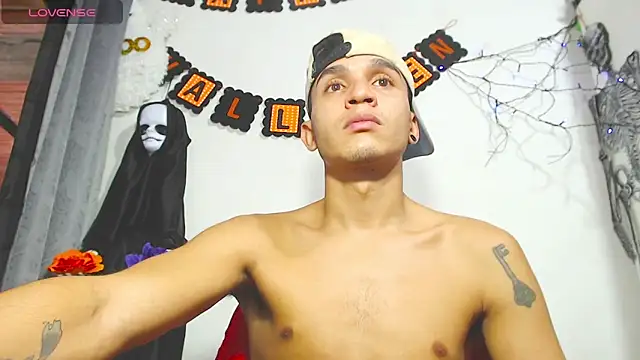 Angel latinboy online show from 10/23/25, 05:12