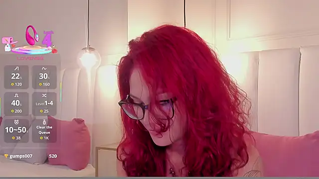 Snapshot of mae_lyra chatting on 12/15/25, 08:07 mae lyra online show from 12/15/25, 08:07