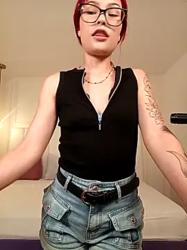 mae lyra online show from 02/18/26, 09:44