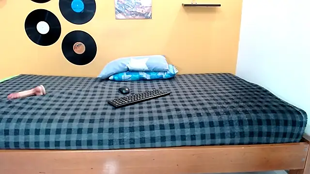 skinnyverus18 online show from 02/28/26, 06:53