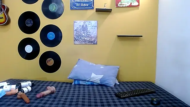 skinnyverus18 online show from 04/04/26, 06:49