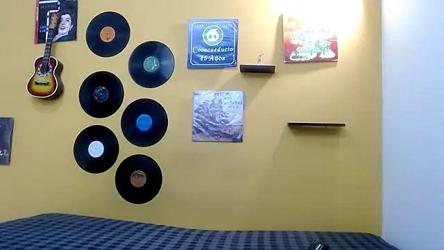 skinnyverus18 online show from 04/10/26, 06:23