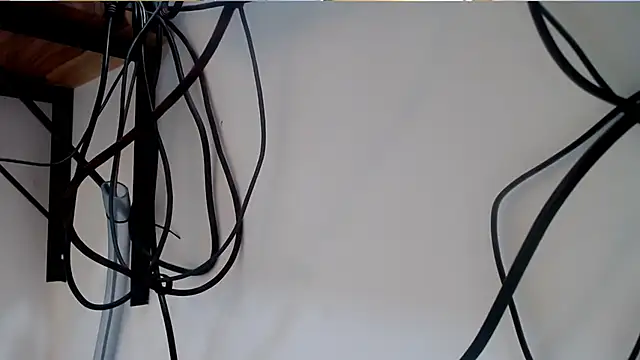 skinnyverus18 online show from 04/19/26, 06:54