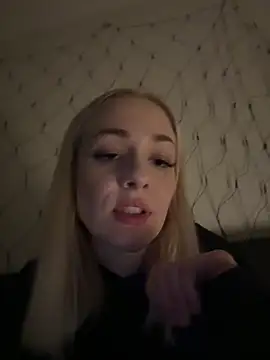 DaryaDoll online show from 12/18/25, 11:55