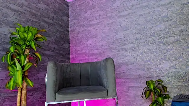 Snapshot of ArthurCox chatting on 09/12/25, 11:37 ArthurCox online show from 09/12/25, 11:37