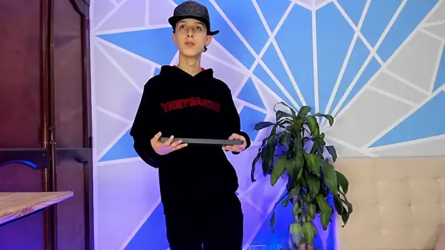 Snapshot of ArthurCox chatting on 09/29/25, 05:29 ArthurCox online show from 09/29/25, 05:29