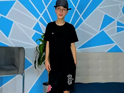 Snapshot of ArthurCox chatting on 10/05/25, 05:44 ArthurCox online show from 10/05/25, 05:44