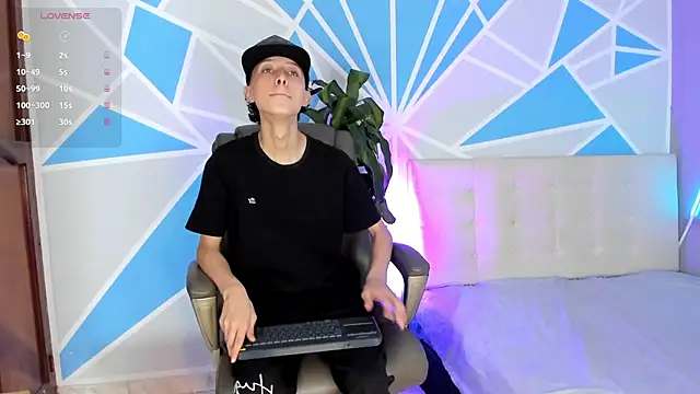 Snapshot of ArthurCox chatting on 10/11/25, 05:44 ArthurCox online show from 10/11/25, 05:44