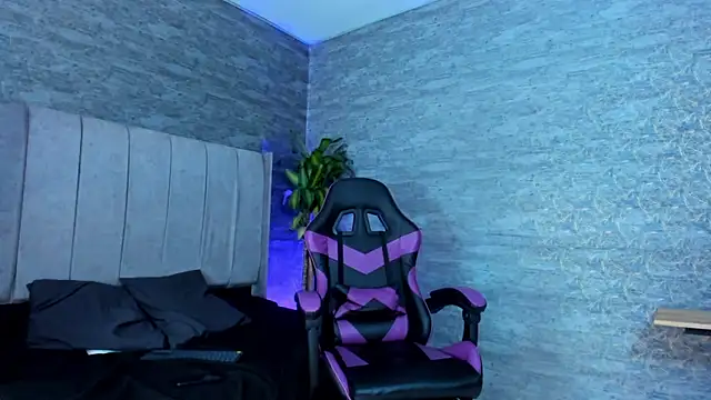 Snapshot of ArthurCox chatting on 11/07/25, 05:35 ArthurCox online show from 11/07/25, 05:35