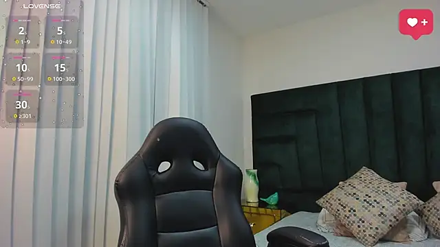 SaraWagner  online show from 09/29/25, 12:16