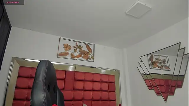 SaraWagner  online show from 10/09/25, 12:08