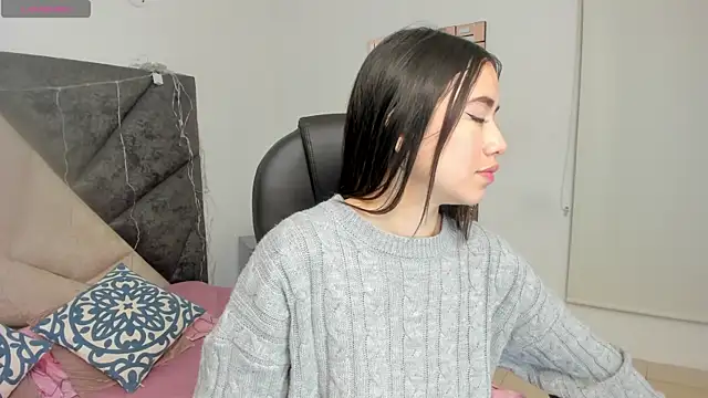 SaraWagner  online show from 11/04/25, 12:10