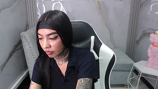 Snapshot of Ashley_Blum_v chatting on 10/11/25, 08:07 Ashley Blum v online show from 10/11/25, 08:07