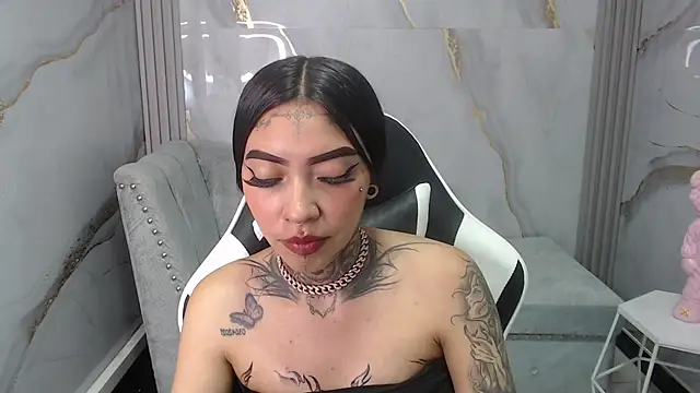 Snapshot of Ashley_Blum_v chatting on 10/12/25, 12:59 Ashley Blum v online show from 10/12/25, 12:59