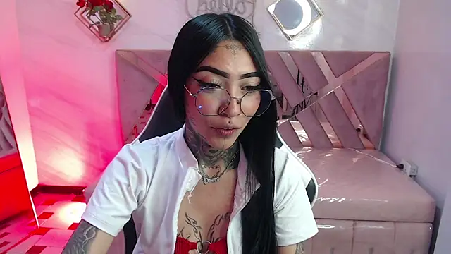 Snapshot of Ashley_Blum_v chatting on 10/26/25, 08:04 Ashley Blum v online show from 10/26/25, 08:04