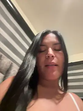 MacaW09 online show from 04/13/26, 12:27