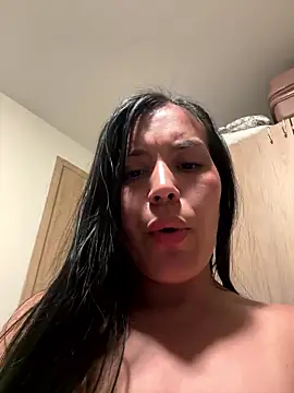 MacaW09 online show from 04/14/26, 11:44