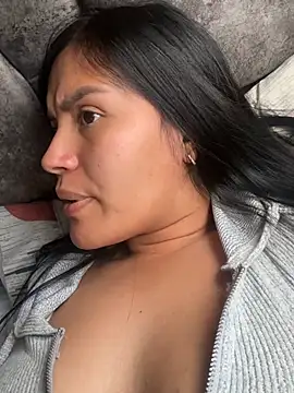 MacaW09 online show from 04/19/26, 09:28