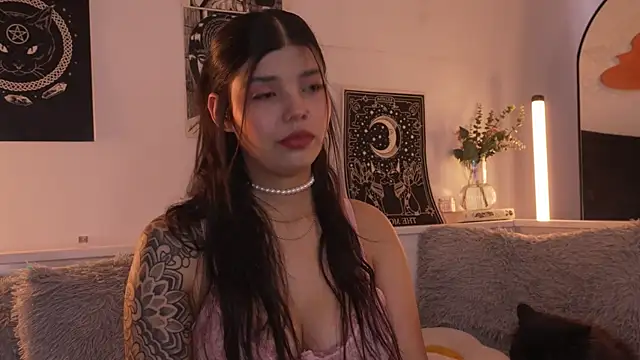 sophieee art online show from 09/29/25, 07:08