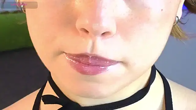 Snapshot of Hanny_babyy chatting on 09/27/25, 10:37 Hanny babyy online show from 09/27/25, 10:37