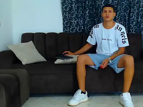 Snapshot of jefferson_exotic21 chatting on 12/03/25, 06:43 jefferson exotic21 online show from 12/03/25, 06:43