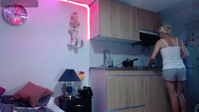 AllysonStonne online show from 04/24/26, 08:55