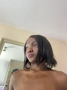 Snapshot of Keirahartz chatting on 05/01/26, 01:48 Keirahartz online show from 05/01/26, 01:48
