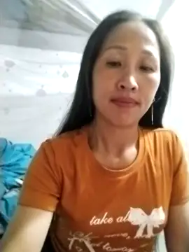Snapshot of cute_love00 chatting on 10/06/25, 10:40 cute love00 online show from 10/06/25, 10:40
