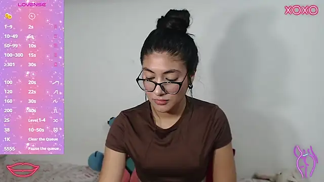 Allison 19   online show from 10/08/25, 08:01