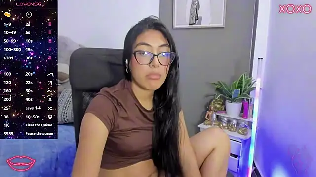 Allison 19   online show from 11/20/25, 02:23