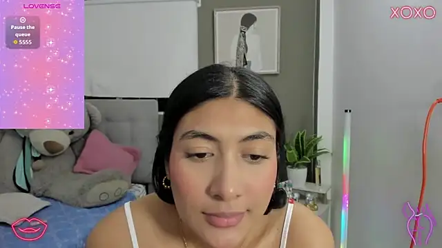 Allison 19   online show from 12/17/25, 04:18