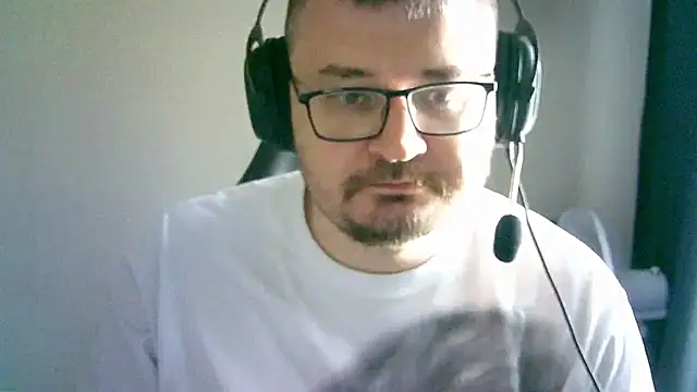 Snapshot of SirAbuser chatting on 09/10/25, 06:13 SirAbuser online show from 09/10/25, 06:13