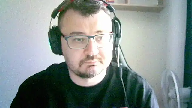 Snapshot of SirAbuser chatting on 09/13/25, 11:32 SirAbuser online show from 09/13/25, 11:32