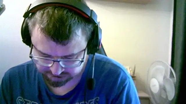 Snapshot of SirAbuser chatting on 10/10/25, 06:23 SirAbuser online show from 10/10/25, 06:23