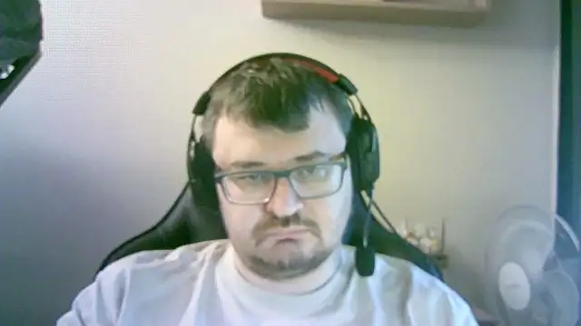 Snapshot of SirAbuser chatting on 10/22/25, 06:35 SirAbuser online show from 10/22/25, 06:35