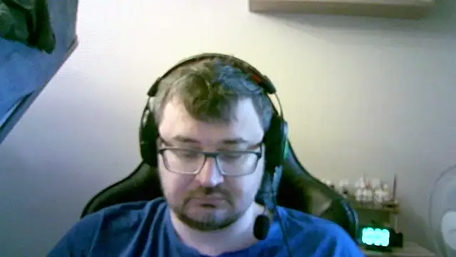 Snapshot of SirAbuser chatting on 10/31/25, 07:09 SirAbuser online show from 10/31/25, 07:09