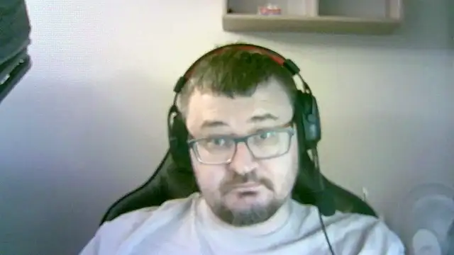 Snapshot of SirAbuser chatting on 11/26/25, 06:25 SirAbuser online show from 11/26/25, 06:25