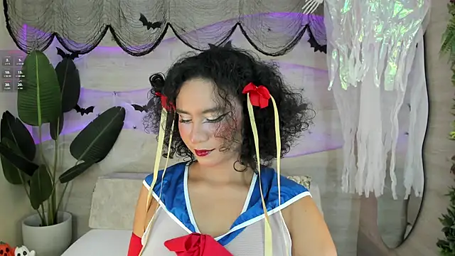 Snapshot of ellette__ chatting on 10/30/25, 05:35 ellette online show from 10/30/25, 05:35