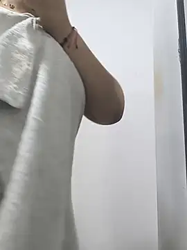 butterfly777  online show from 09/19/25, 10:27