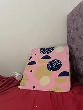 butterfly777  online show from 09/23/25, 09:56