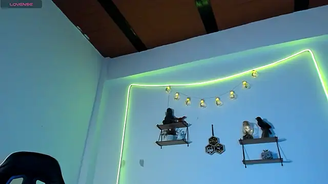 77Neferkitty77 online show from 10/13/25, 12:10